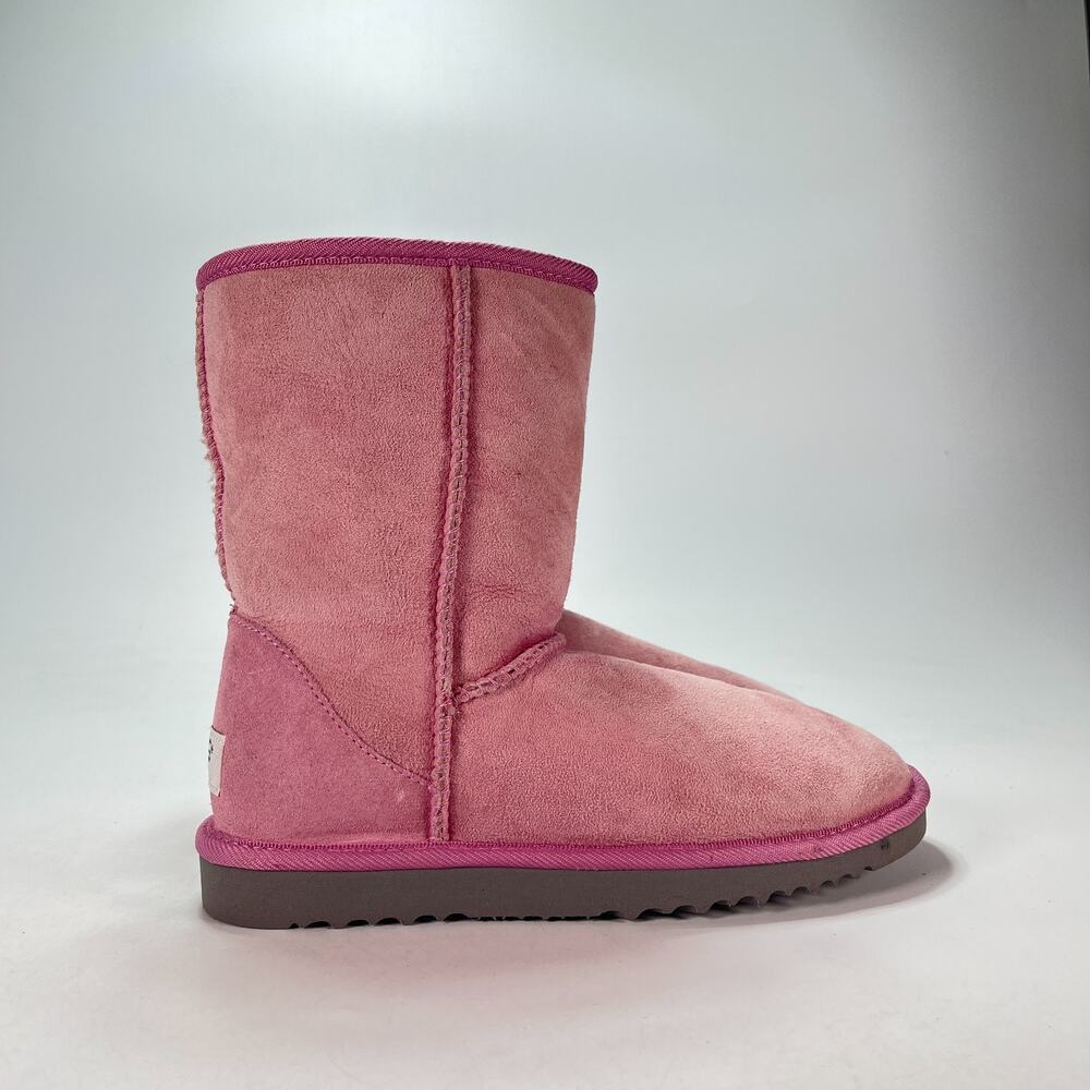 UGG Classic Short Pink Comfort Soft Shearling Lined Boots 5825 Womens Size 6